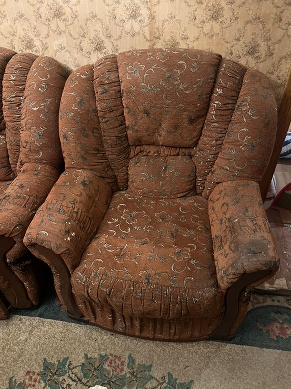 Klassik yumşaq mebel dəsti - Tərkib: 3 yerlik iri divan + 2 ədəd — Yumşaq mobilya dəstləri, Bakı (2)
