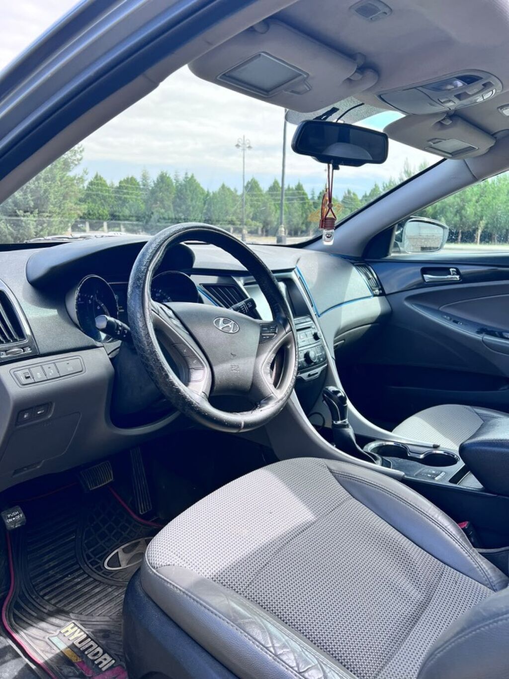Hyundai Sonata sedan – boz rəngli, dinamik və komfortlu şəhər/tras 99-SA-962 — Avtomobillər, Ağdaş (5)