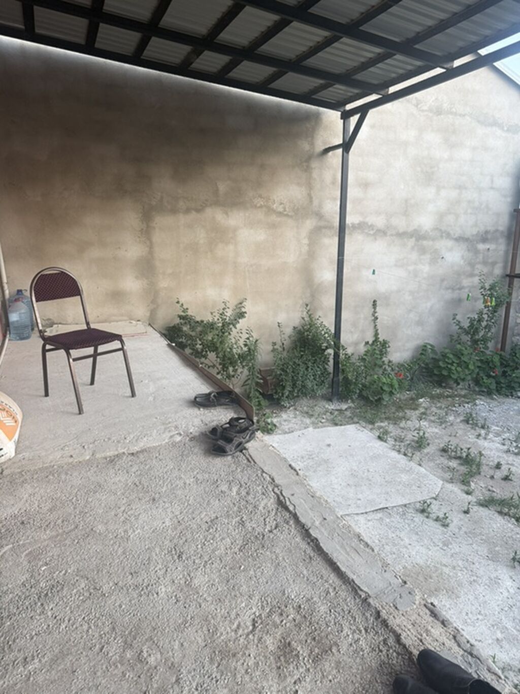 Ev çilegerde yerleşir. Hal hazırda yaşayış var. 131 nömreli marşurut — Ev, villa, Digah (7)