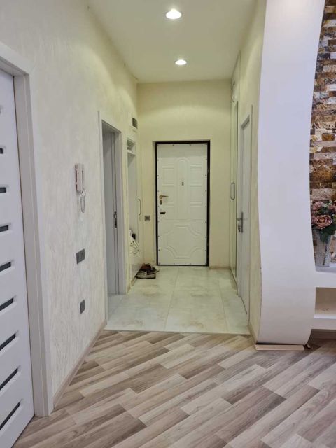 İcarəyə verilir 3 otaqlı köhnə tikili 90 m² — Bakı