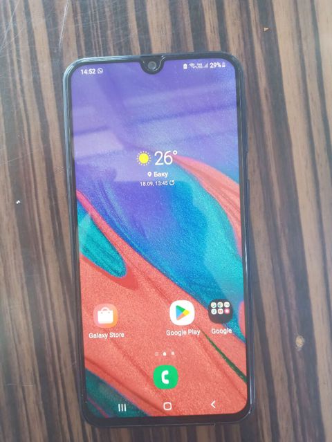 Samsung Galaxy A40, 64 GB, Sensor, Barmaq izi, Simsiz şarj — Bakı