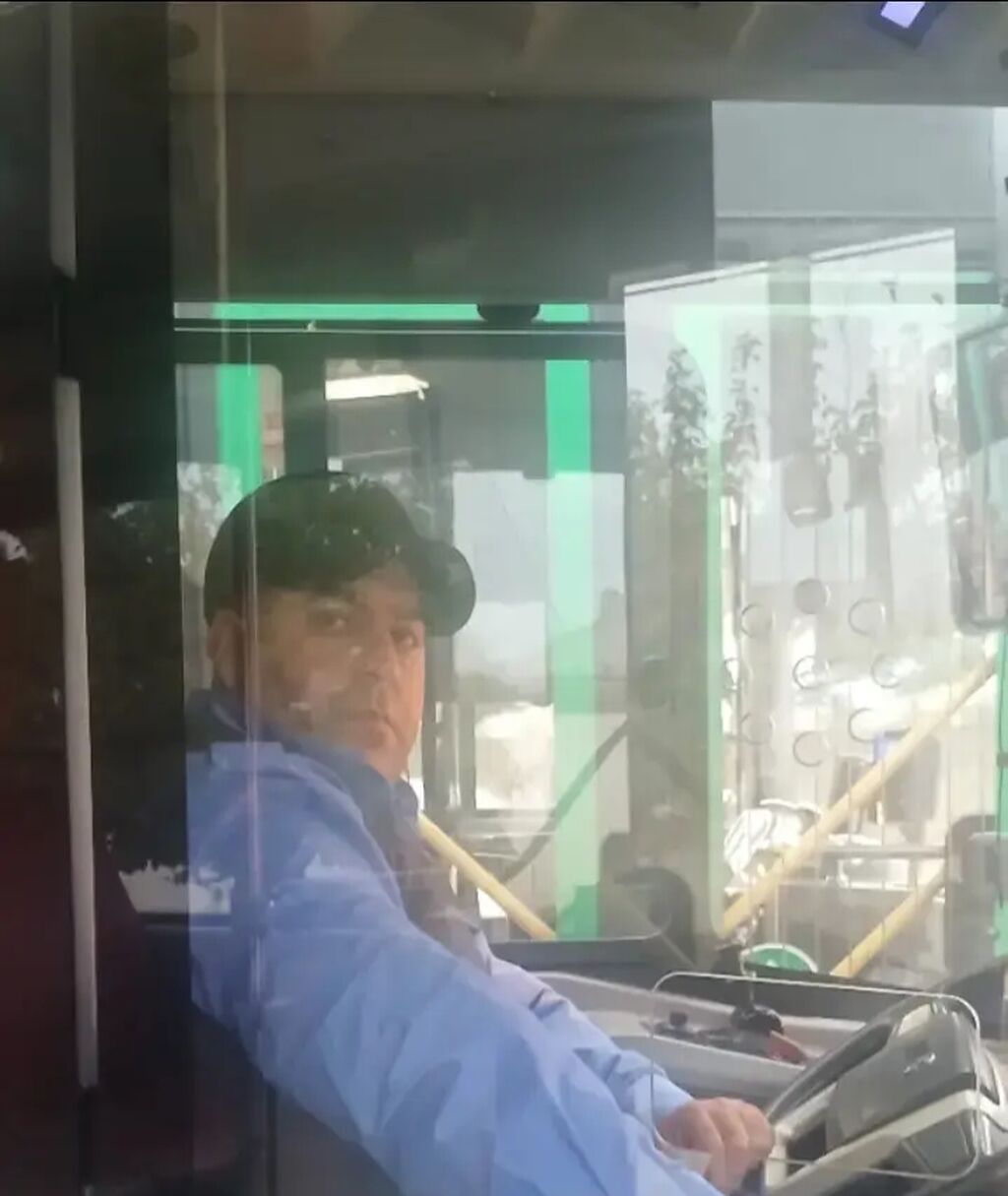 Avtobus sürücüsü, 45 yaş, stajı 20 il, Dəyişən növbəli — İş, Digah (3)