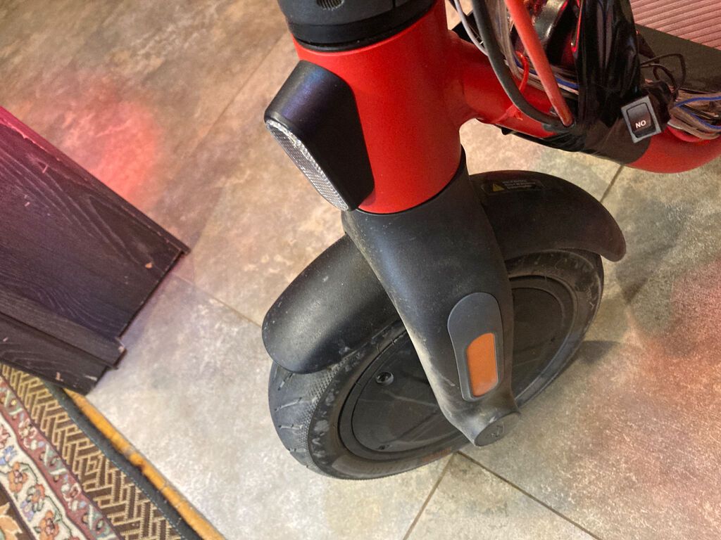 İşlənmiş Elektrik samokat 10", 351 - 500 Vt, 26 - 35 km/s, Ünvandan götürmə, Ödənişli çatdırılma — Skuterlər, Saray (10)