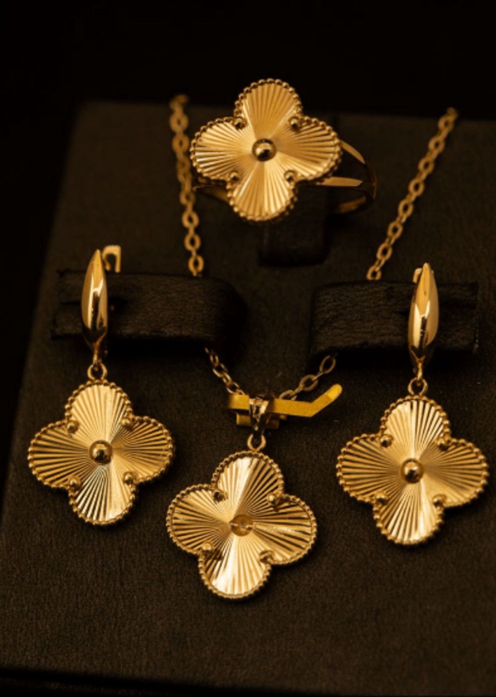 Zinət dəsti kulonlu zəncir, sırğa və üzük Habibi Jewellery HJ523, qızıl 585 əyar — Mallar, Bakı (2)