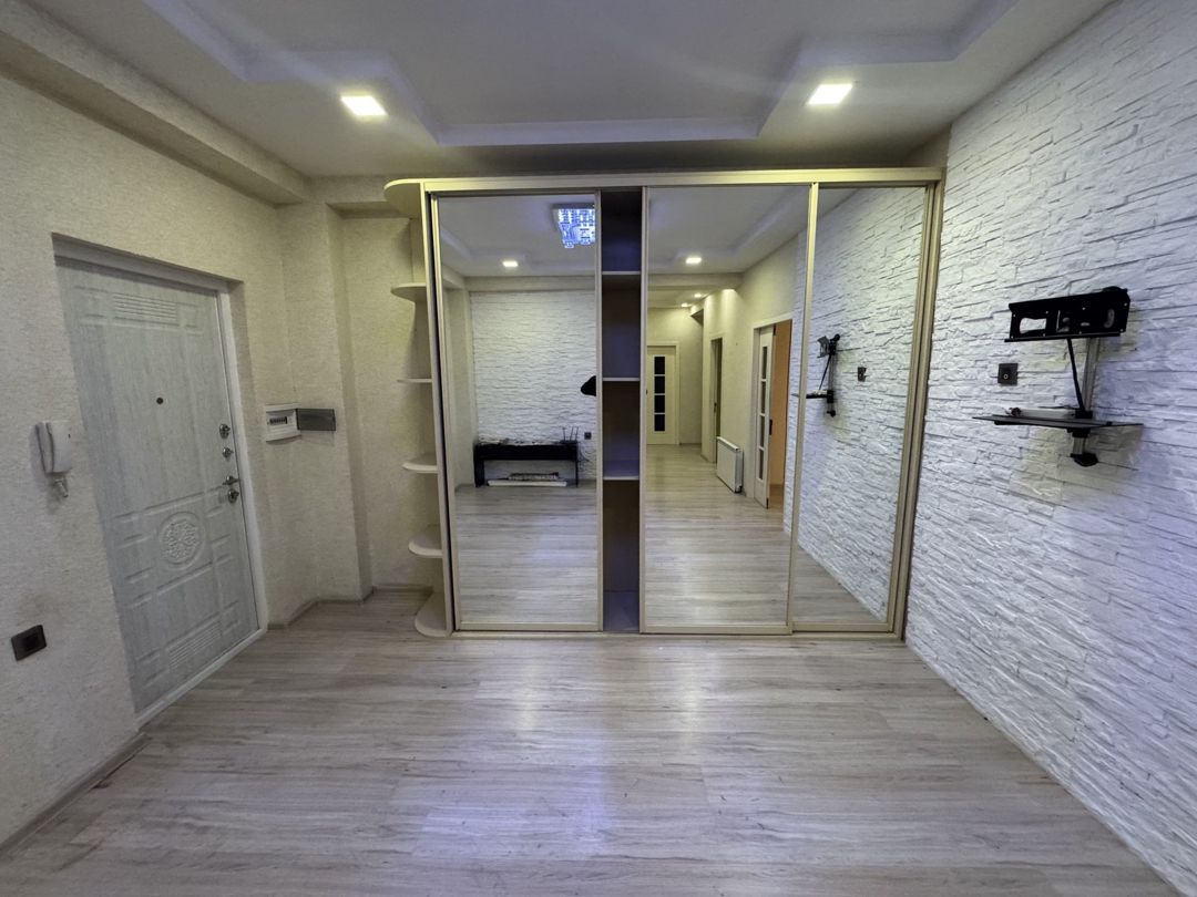 İcarəyə verilir 4 otaqlı yeni tikili 140 m² — Mənzil, Bakı (7)