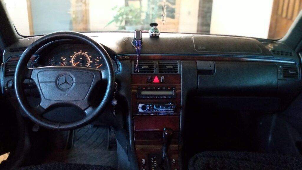 Mercedes E 280, 2.8 L, 1998 il, 250 468 km 90-XF-251 — Avtomobillər, Gədəbəy (5)