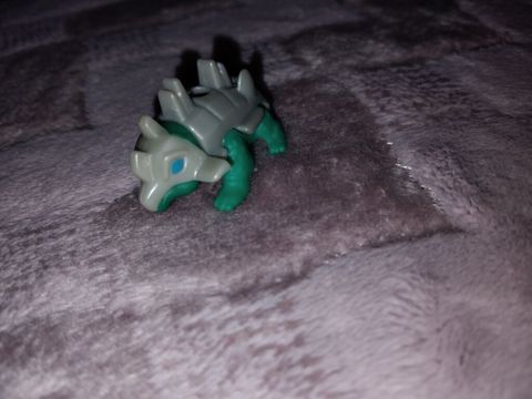 Mini plastik dinozavr fiquru kinder joy - Dizayn: zirehli — Bakı