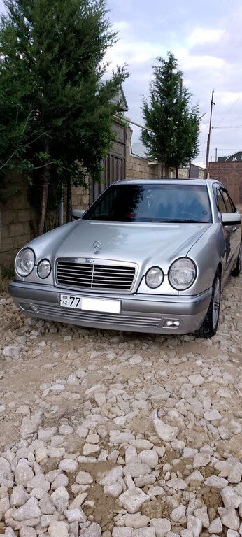 Mercedes E 230, 2.3 L, 1997 il, 367 000 km — Bakı