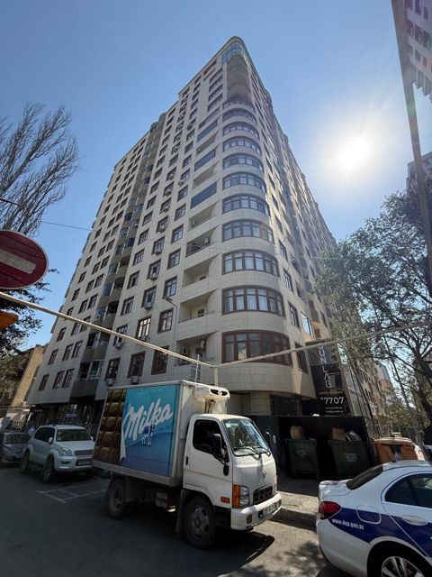 Satılır 4 otaqlı yeni tikili 164 m² — Bakı