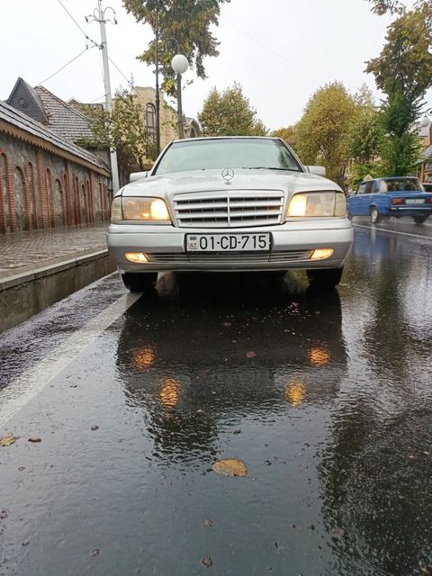 Mercedes 190, 1.8 L, 1994 il, 410 379 km — Şəki