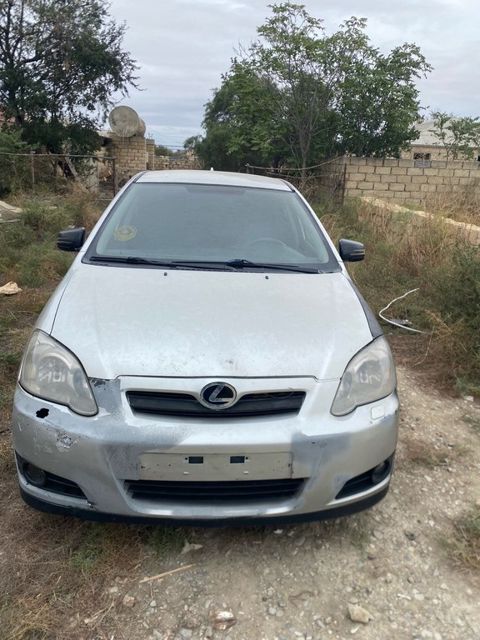 Toyota Corolla, 1.4 L, 2005 il, 300 000 km — Bakı