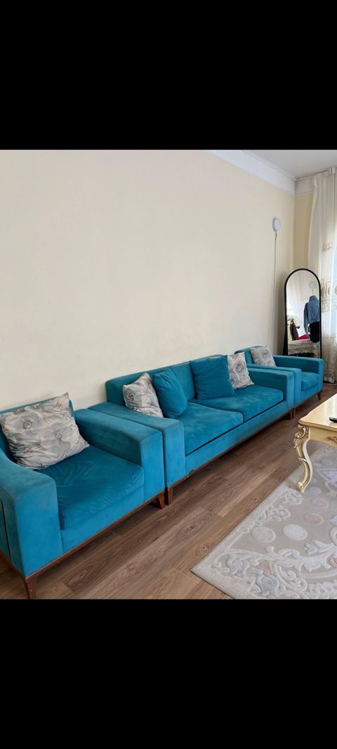 Divan kreslo satilir 200 azn Açılır baza var Ünvan Xətai r.3585 gx — Bakı