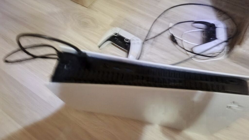 PlayStation 5 oyun konsolu dəsti - Rəng: ağ-qara - Komplekt: - PS5 — Oyun konsolları, Masazır (3)