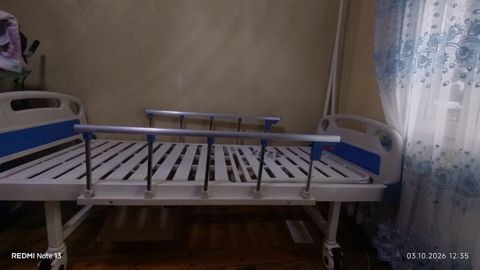 İki funksiyalı xəstəxana çarpayısı - Mexaniki idarəetmə: baş və ayaq — Bakı