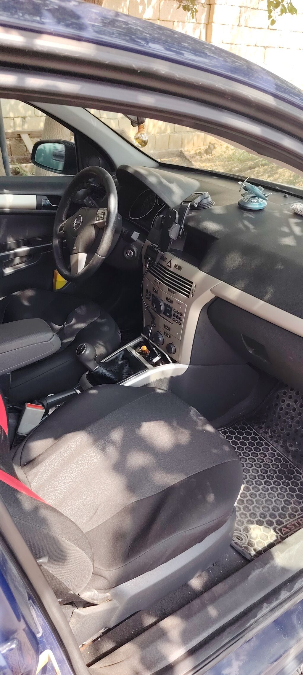 Opel Astra H – 5 qapılı hetçbek - Kuzov: tünd mavi, hetçbek, arxa 77-XD-294 — Avtomobillər, Şirvan (2)