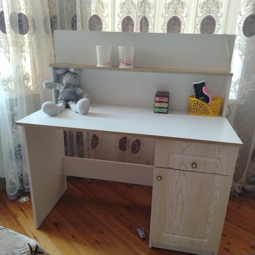 Yazi masasi tezedi memrandi usag isdifade etmir deye satilir 140azn — Mebel, Bakı