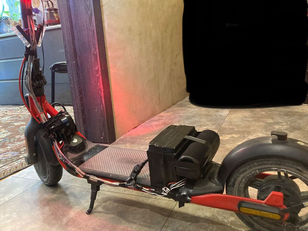 İşlənmiş Elektrik samokat 10", 351 - 500 Vt, 26 - 35 km/s, Ünvandan götürmə, Ödənişli çatdırılma — Skuterlər, Saray (3)