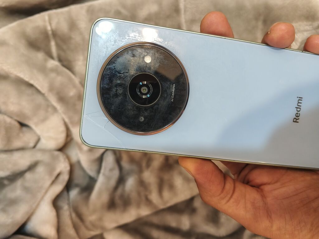 Redmi smartfon - Model: Redmi (dairəvi kamera moduluna sahib “AI — Xiaomi, Bakı
