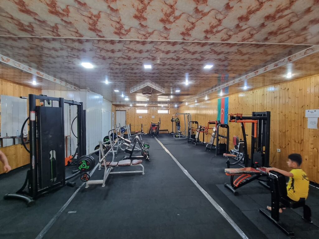 Fitnes zalı – tam avadanlıqlı məşq məkanı - Güc və kardio üçün geniş — Hazır biznes, Liman (2)