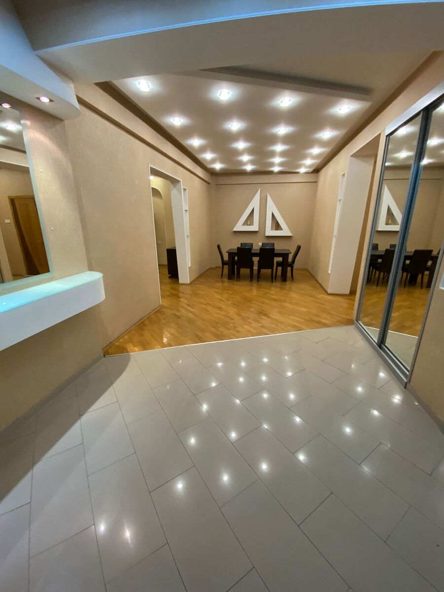 İcarəyə verilir 4 otaqlı yeni tikili 200 m² — Mənzil, Bakı (8)