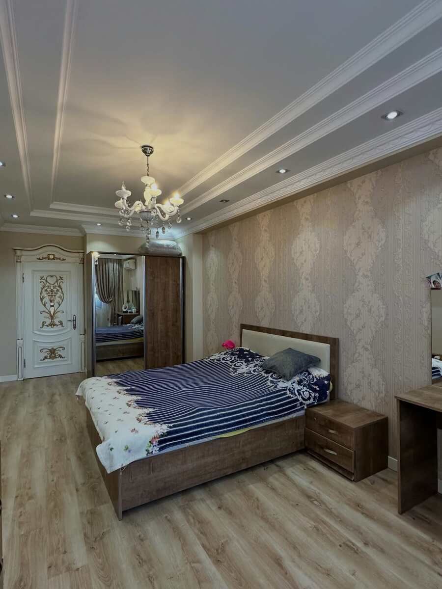 Satılır 5 otaqlı yeni tikili 265 m² — Mənzil, Bakı (7)