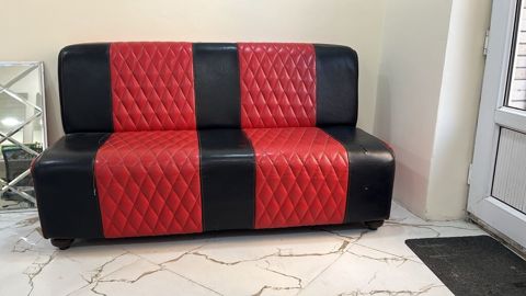 Aynur 2 Salon ucun divan Ölcü 1.40 *Qiymet 55 azn* Ünvan qaracuxur — Bakı