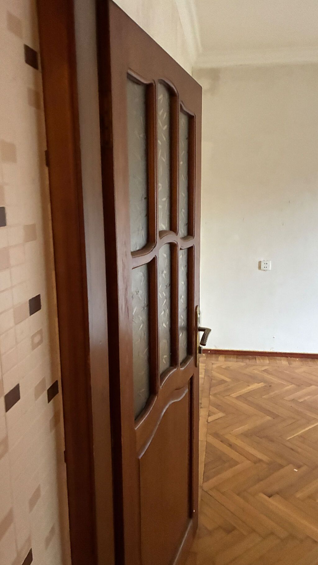 Taxta otaq qapıları və ağ PVC qapı dəsti - Material: massiv ağacdan — Pəncərələr, qapılar, balkonlar, Bakı