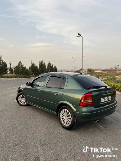 Opel Astra: 1.6 l Sedan — Sumqayıt