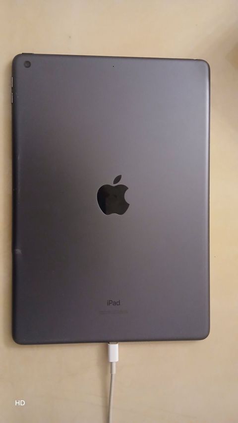 İşlənmiş Apple iPad 7 (2019), 10,2", 64 GB, Ünvandan götürmə, Ödənişli çatdırılma — Xırdalan
