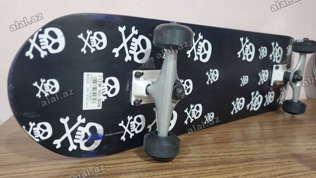 Skateboard – hərəkəti sevənlər üçün - Qara rəngli, ağ kəllə-sümük — İdman, hobi, istirahət, Bakı (2)