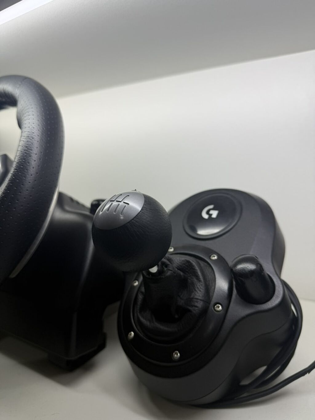 Logitech G29 Driving Force sükan və pedallar dəsti + Logitech Driving — Aksesuarlar, Masazır (2)
