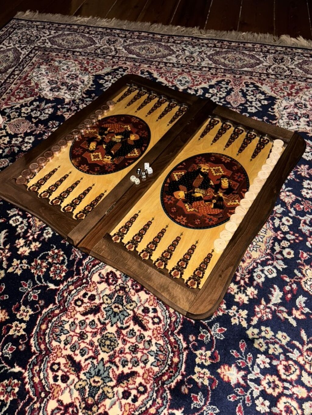 Qoz ağacından hazırlanmış nərd satılır. Təbii qoz ağacı, möhkəm — Şax, şəkəh, nard, Bakı (7)