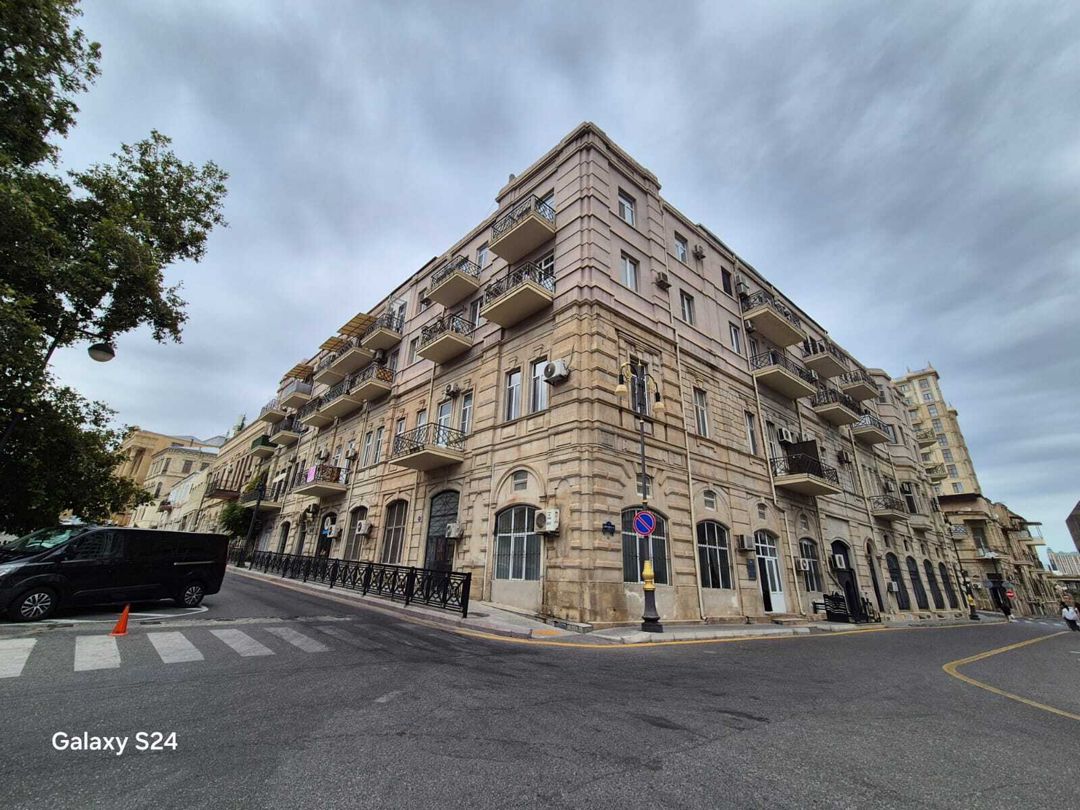 Satılır 2 otaqlı köhnə tikili 66 m² — Mənzil, Bakı (3)