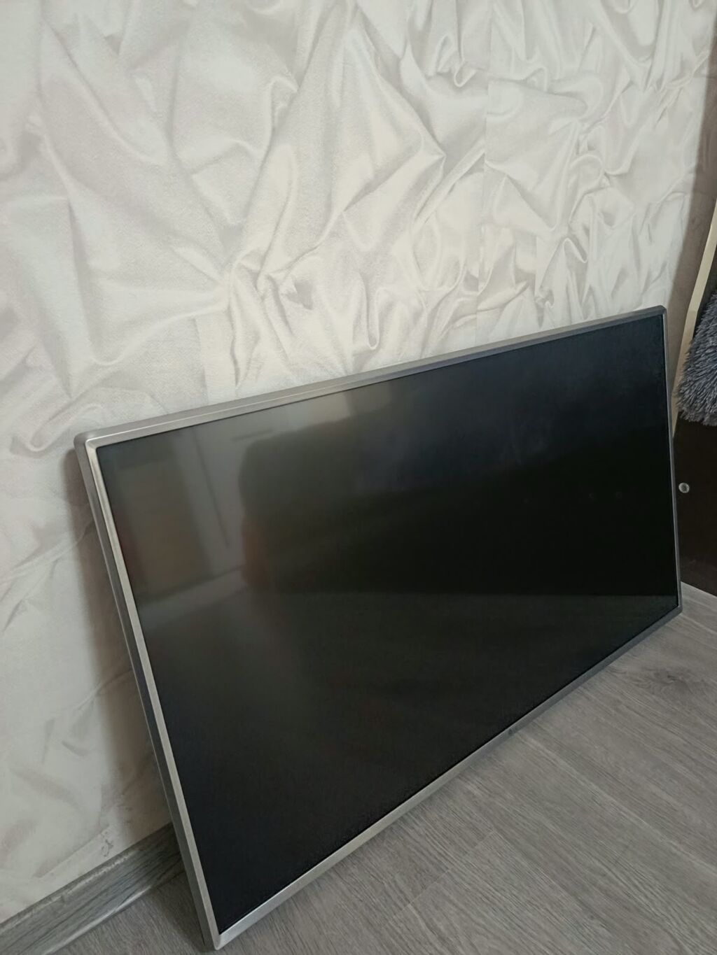 LG LED televizor, təxminən 42–47 düym ekran ölçüsü. Nazik gümüş — Televizorlar, Sumqayıt (6)