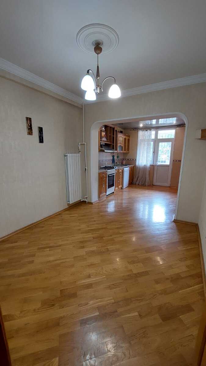 İcarəyə verilir 3 otaqlı köhnə tikili 105 m² — Mənzil, Bakı (2)