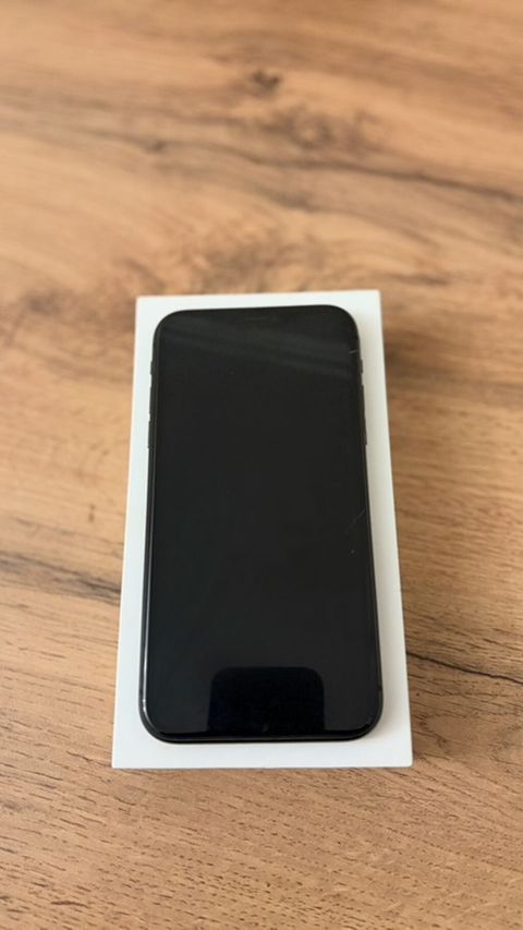 IPhone 11, Qara, Face ID — Bakı