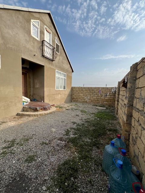 Maştağa savalanda sərfəli marketin yaxınlıqında qazı suyu var işıq — Digah