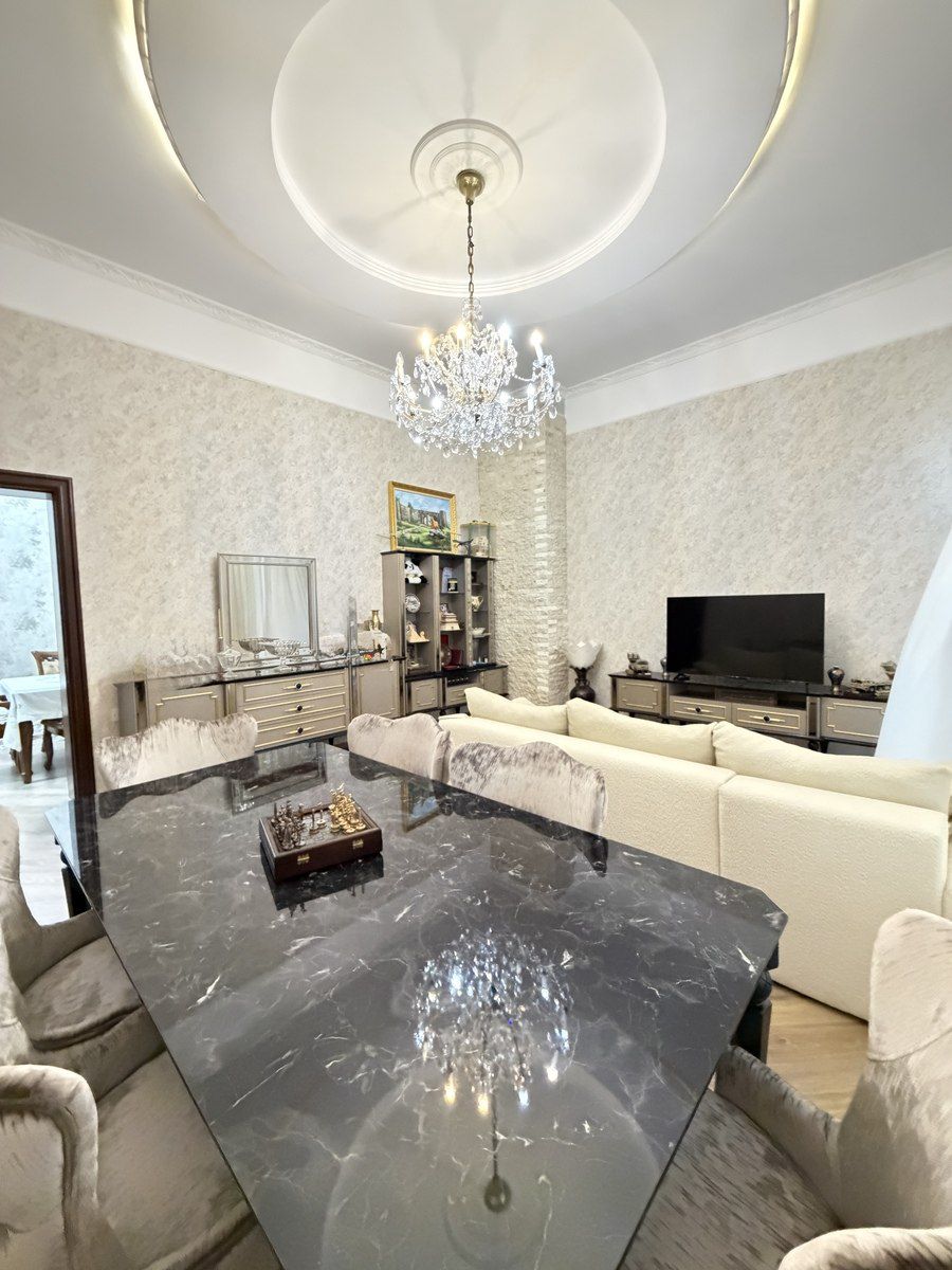 Satılır 4 otaqlı yeni tikili 200 m² — Mənzil, Bakı (2)