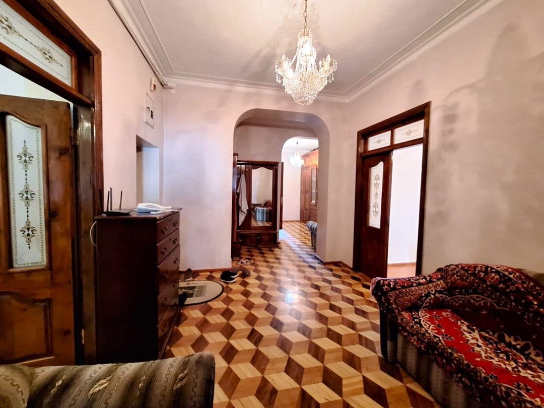 Satılır 4 otaqlı köhnə tikili 200 m² — Mənzil, Bakı (5)