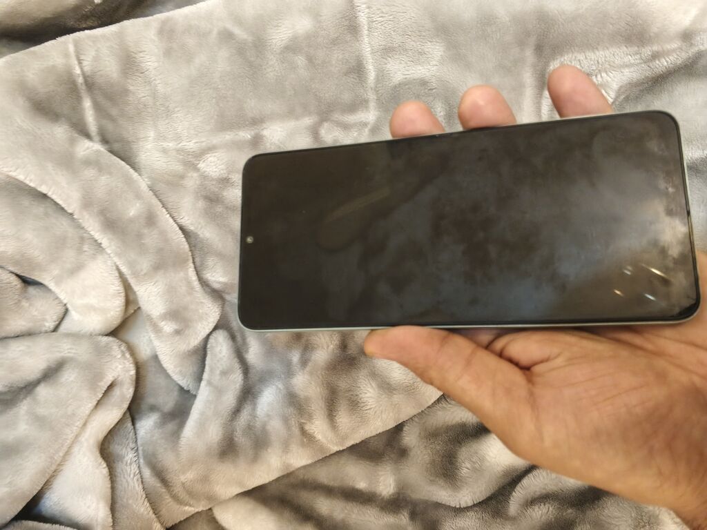 Redmi smartfon - Model: Redmi (dairəvi kamera moduluna sahib “AI — Xiaomi, Bakı (2)