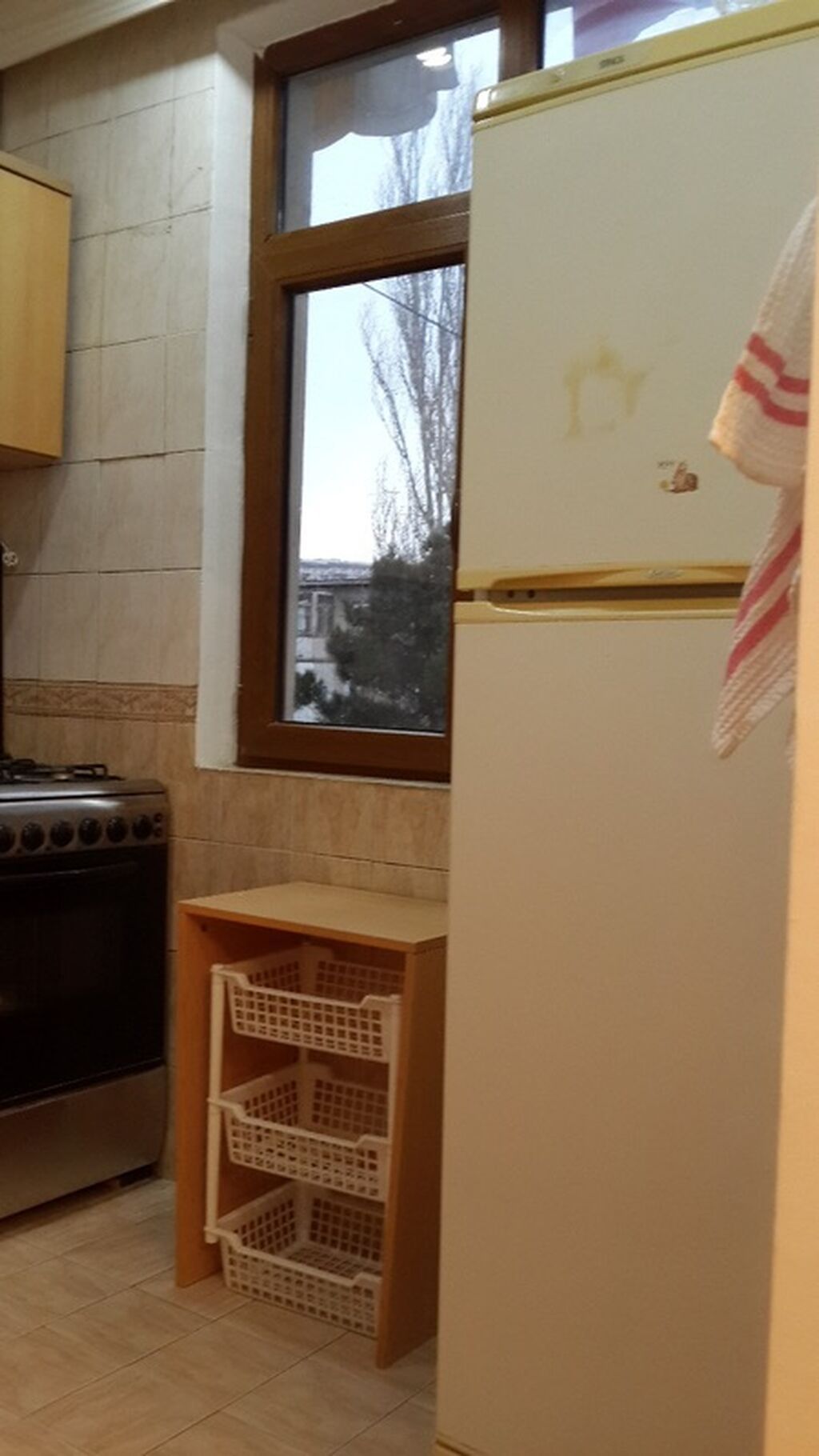 Ev 6 mkr da,Nəsimi metrosunun üstündə yerləşir. Ətrafında piyada 5-10 — Mənzil, Bakı (8)