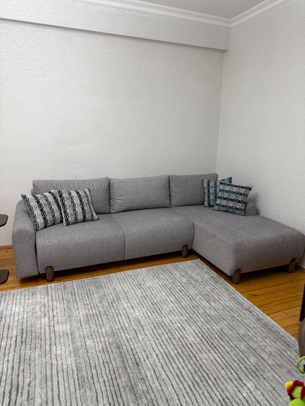 Endirim Kunc divan 1000azn. Her iki teregli bazadi. Unvan — Mebel, Bakı