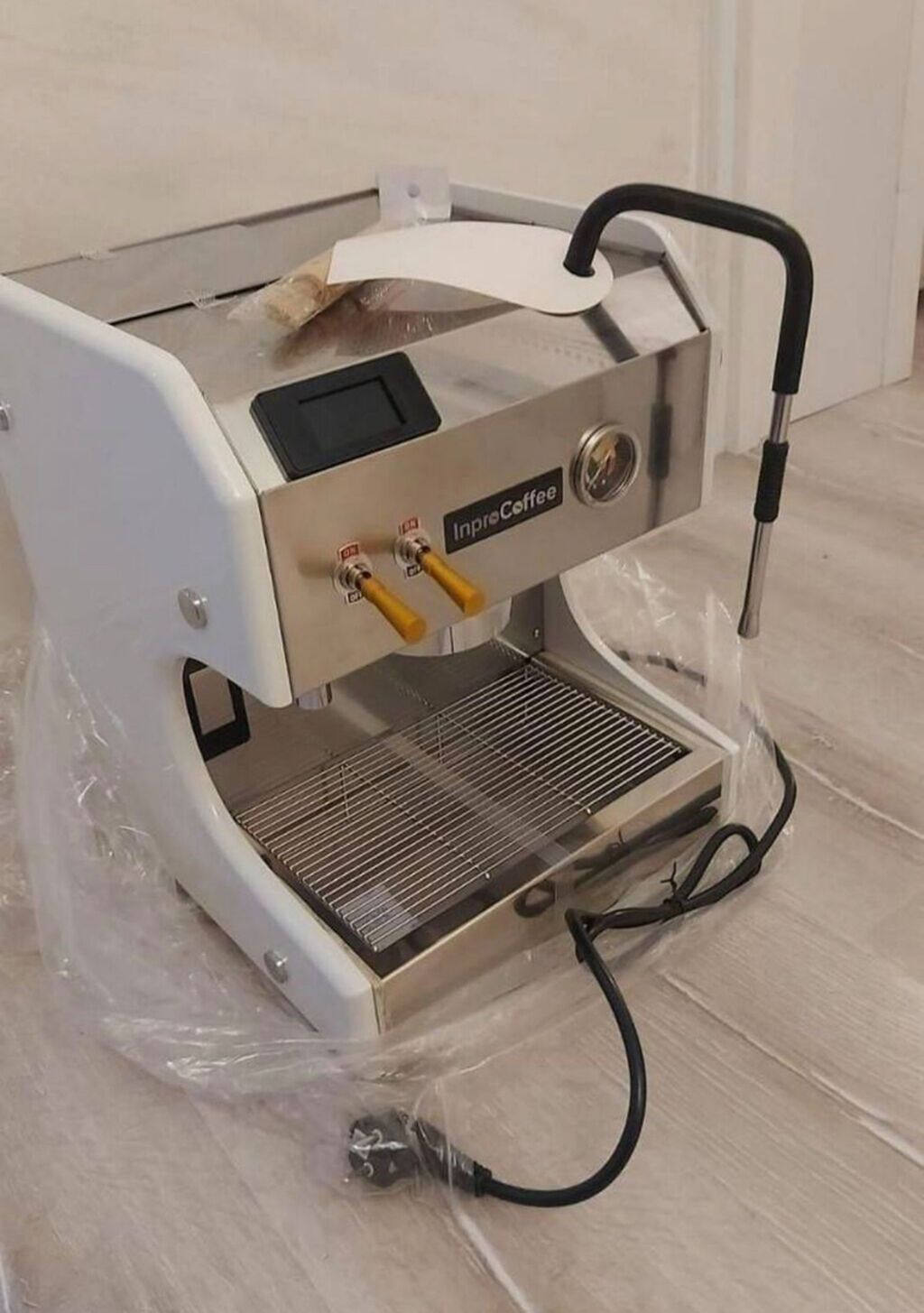 Arendaya verilir ayliq 250 azn tek qruppalidir profesional cofe — Digər, Bakı