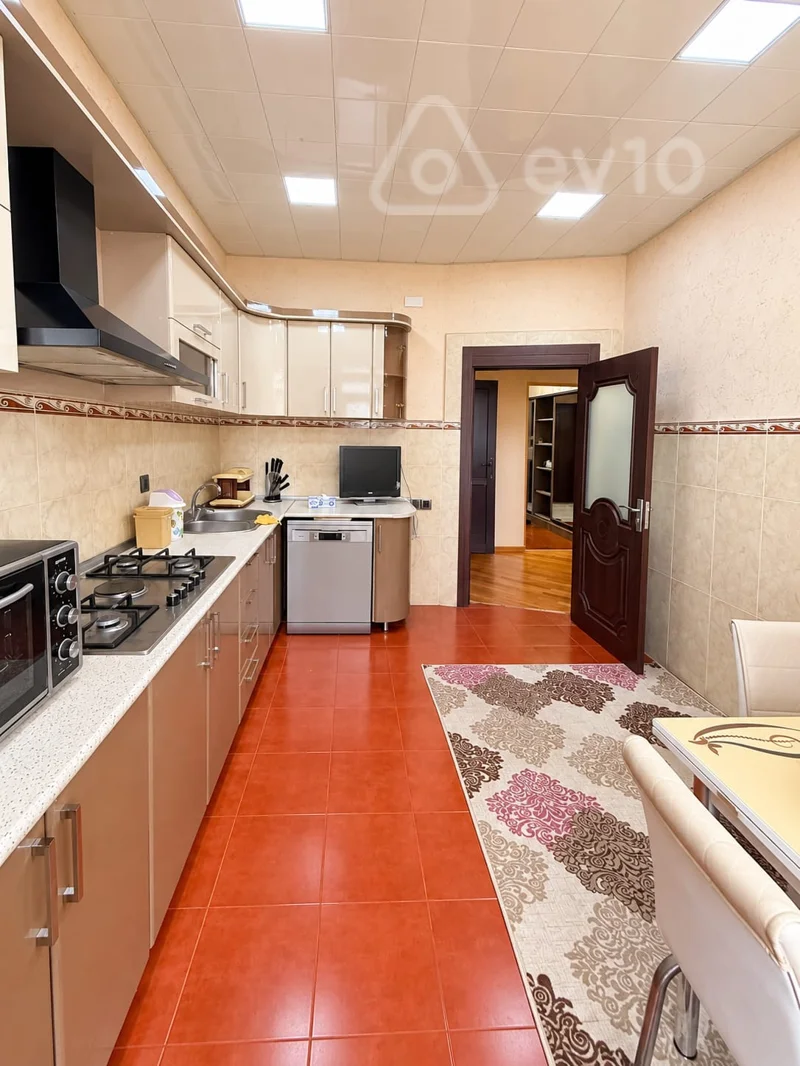 3 otaqlı mənzil, 125 m², Sübhi Salayev küçəsi — kirayə — Mənzil, Bakı (7)