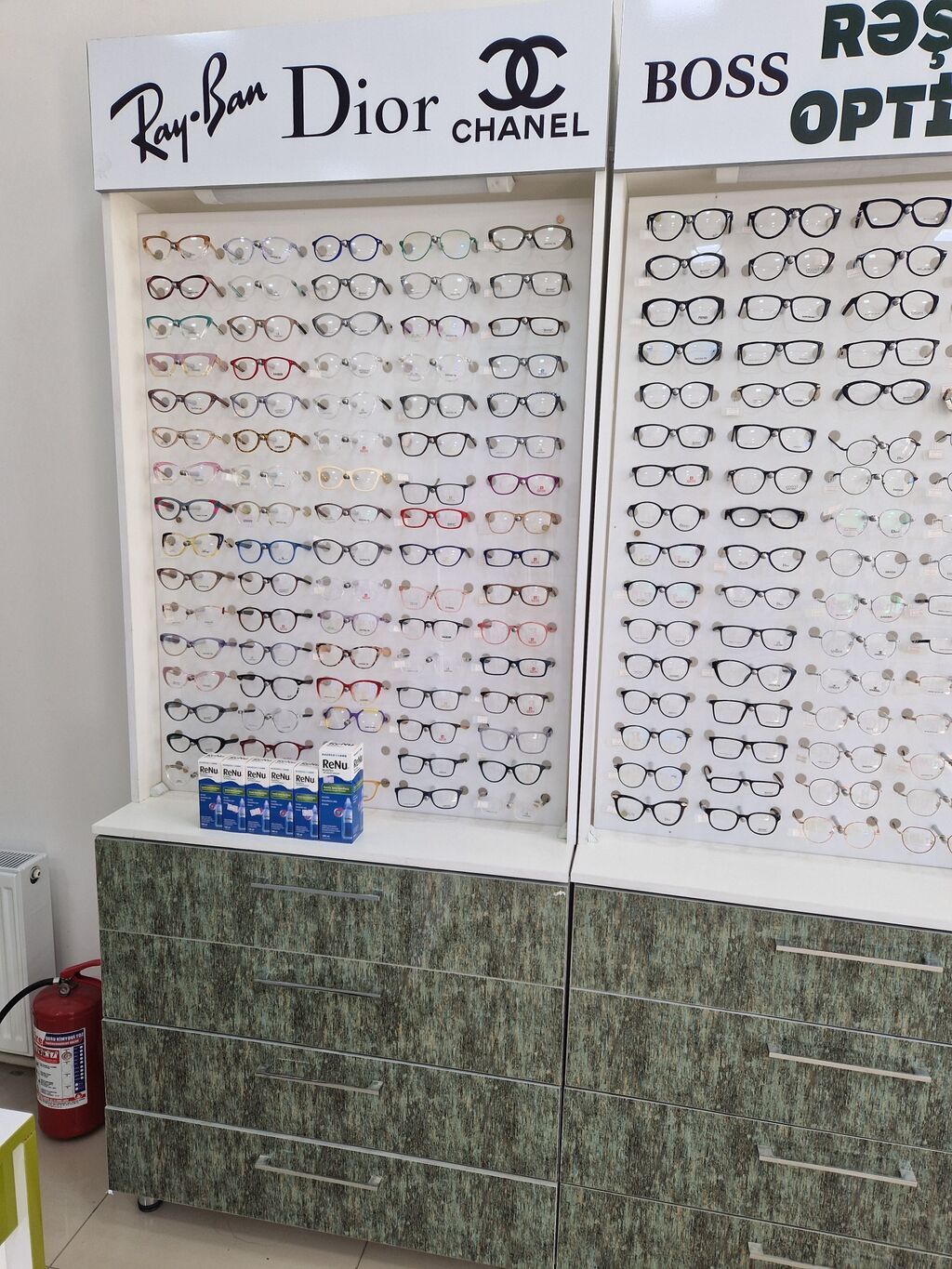 Optika mağazasında geniş çərçivə və eynək seçimi Məhsul və brendlər — Eynəklər və aksesuarları, Masazır (3)