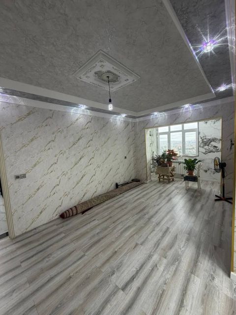 Satılır 2 otaqlı köhnə tikili 75 m² — Bakı
