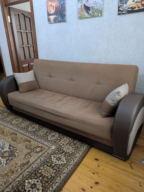 Divan 2 yastıq ilə) ve kreslolar. Hamısı açıqlandır. Yaxşı — Bakı