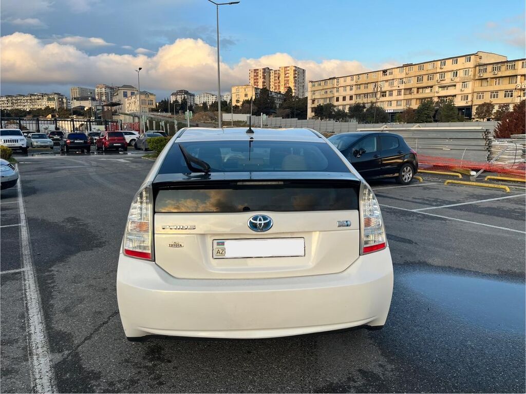 Toyota Prius: 1.8 l 2010 il Hetçbek — Avtomobillər, Bakı (2)
