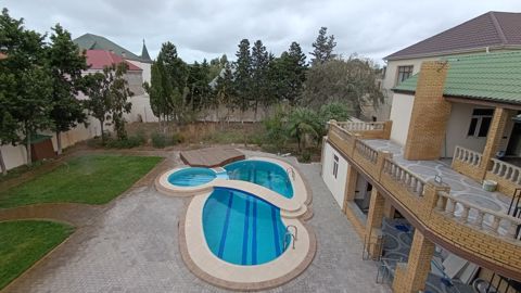 Satılır 6 otaqlı həyət evi/bağ evi 303 m² — Bakı