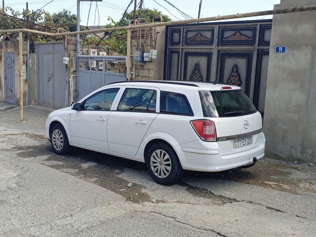 Opel Astra: 1.3 l 2009 il 306000 km Universal 77-EY-257 — Avtomobillər, Bakı (3)